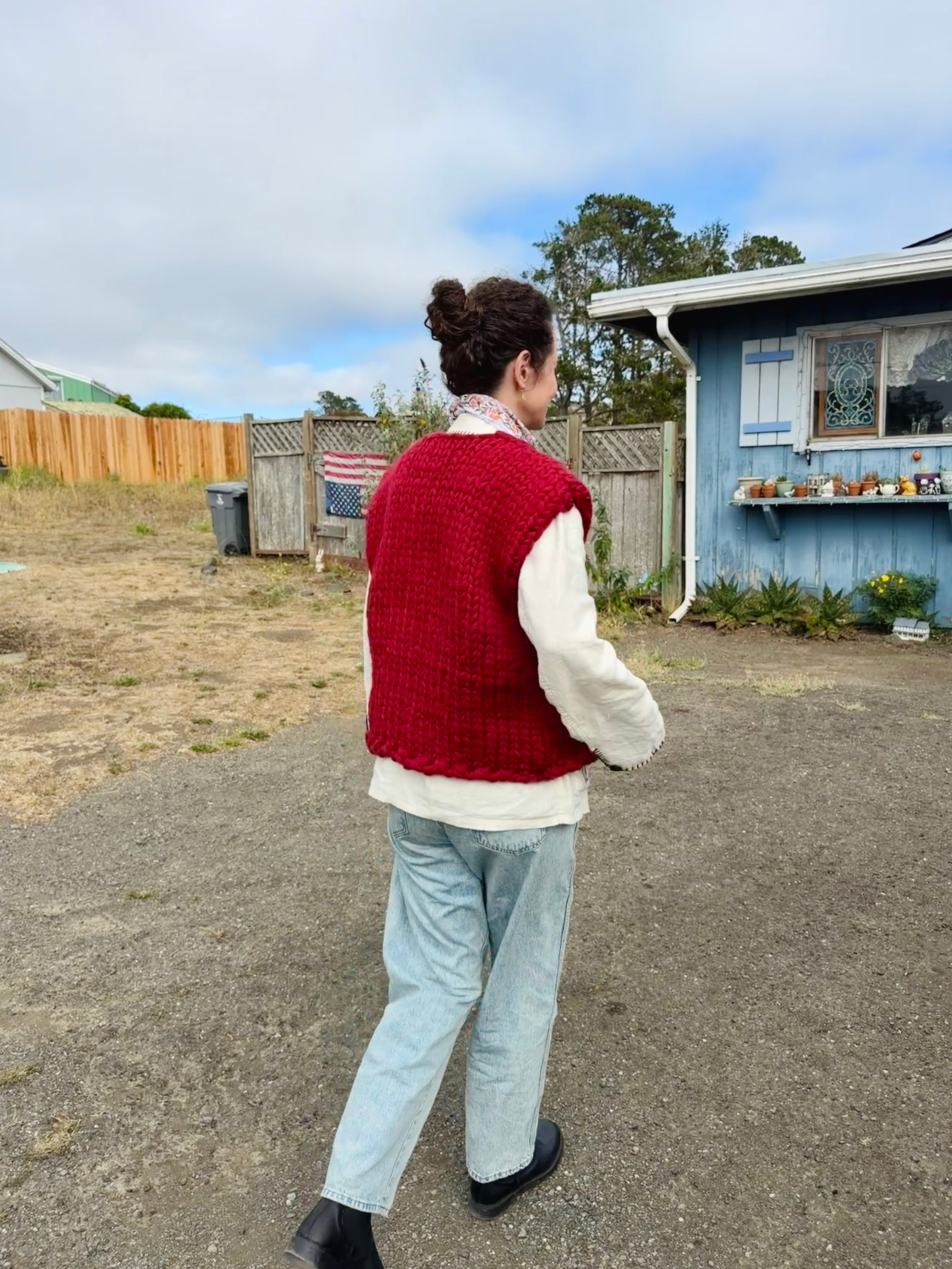Light Vest in Mulberry Wine